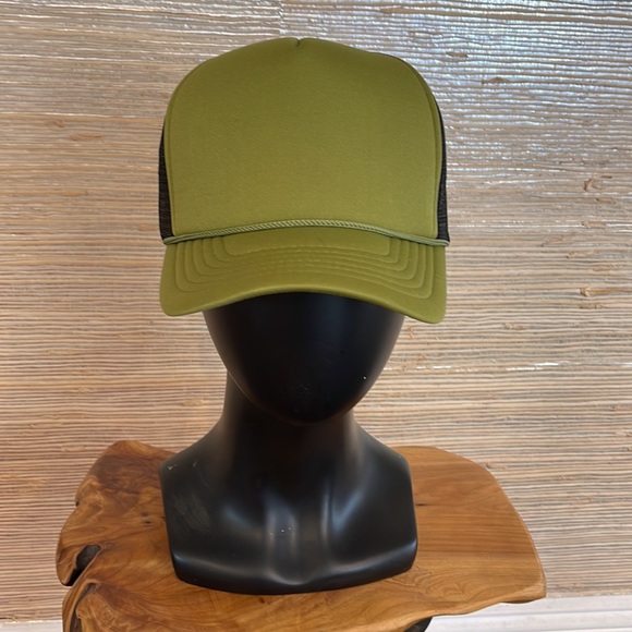 NEW!! Snap back TRUCKER CAP - Picture 2 of 3